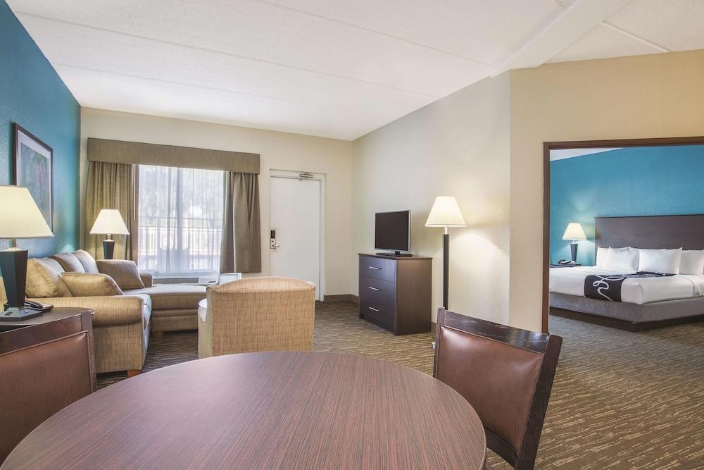Comfort Inn & Suites Sarasota I75 The Meadows Exterior foto