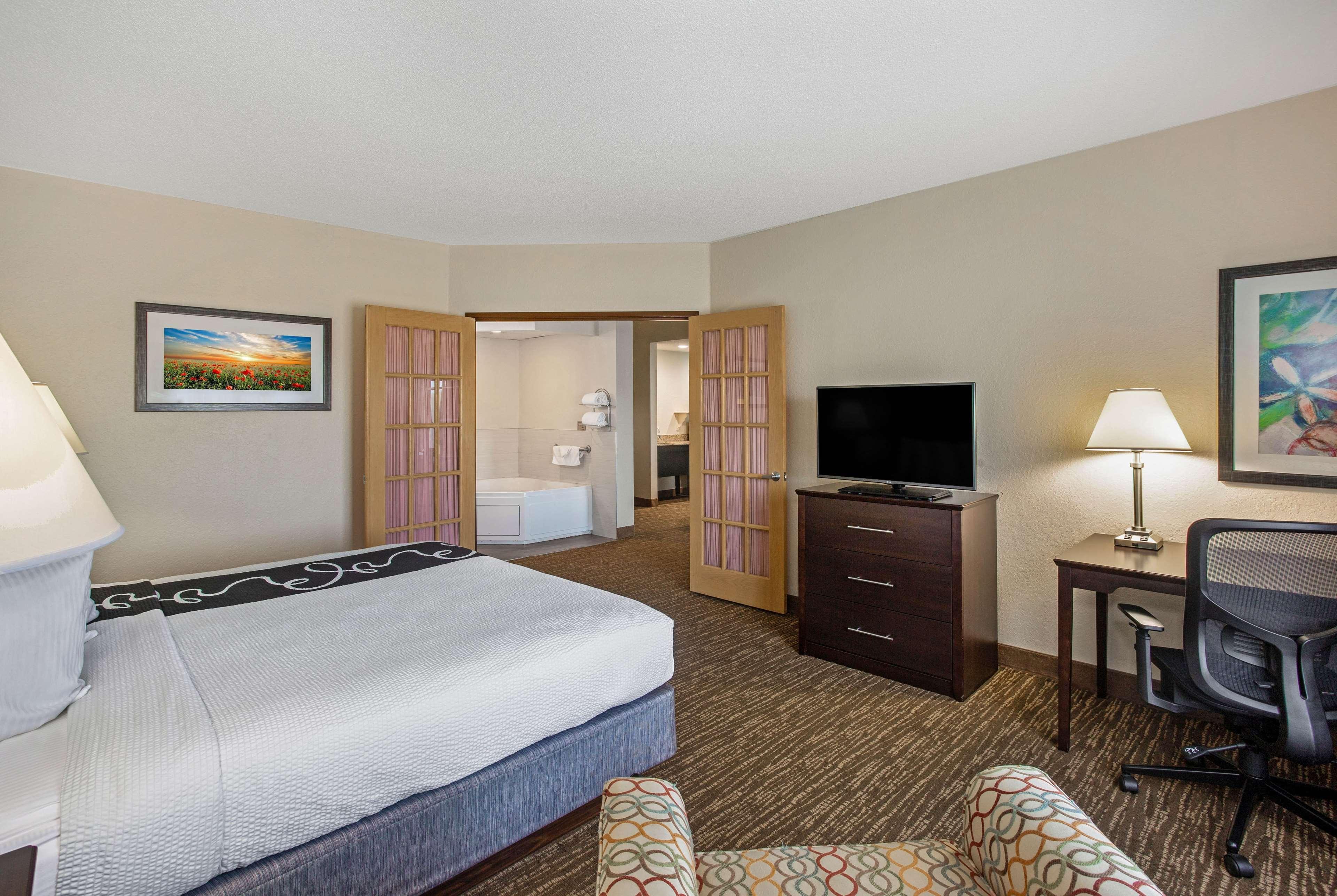 Comfort Inn & Suites Sarasota I75 The Meadows Exterior foto